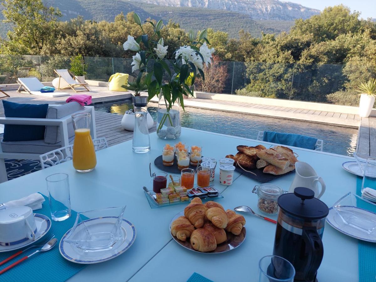 Chez Herve Et Lydie Nans-les-Pins Exteriér fotografie
